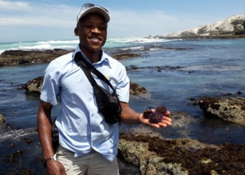 De Hoop Collection Tour guide Lizo Msululu makes rock pools come alive (Credit: Mark Taylor)