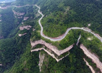 Aerial photo taken on June 18, 2019 shows a road in Wuxiang County of north China's Shanxi Province. (Xinhua/Zhan Yan)