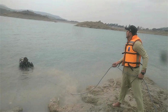 Haripur: Two killed as vehicle carrying tourists fell into Khanpur Dam - Pakistan