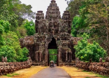 Cambodian tourist attraction Angkor sees 98.8-pct drop on year in foreign visitors in Q1
