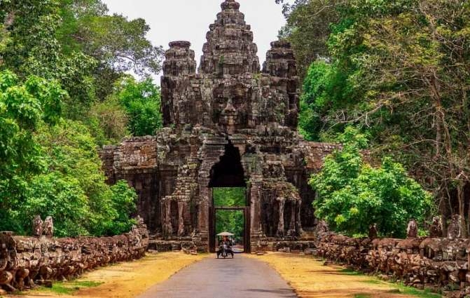 Cambodian tourist attraction Angkor sees 98.8-pct drop on year in foreign visitors in Q1
