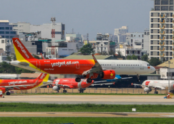 Vietjet eyes 15 pct stake sale VnExpress International - Travel News, Insights & Resources.