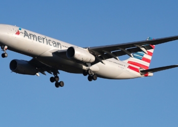 American Airlines employees protest outside headquarters over vaccine mandate - Travel News, Insights & Resources.