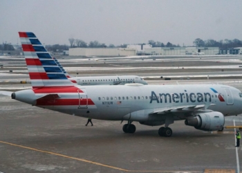 1636334048 American Airlines increases flight attendant holiday pay after mass cancelations - Travel News, Insights & Resources.