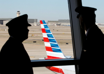 American Airlines Pilots Union Rejects Holiday Bonus Proposal Wants Permanent - Travel News, Insights & Resources.