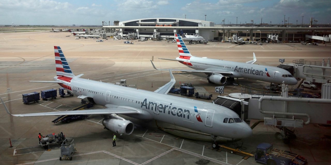 Flight attendant files suit against American Airlines - Travel News, Insights & Resources.