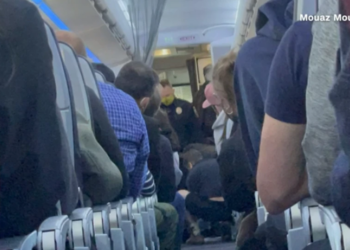 American Airlines flight diverted due to ‘unruly passenger - Travel News, Insights & Resources.