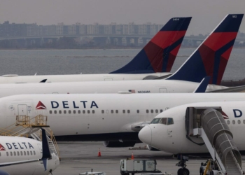 Man accused of trying to open emergency door on Delta - Travel News, Insights & Resources.