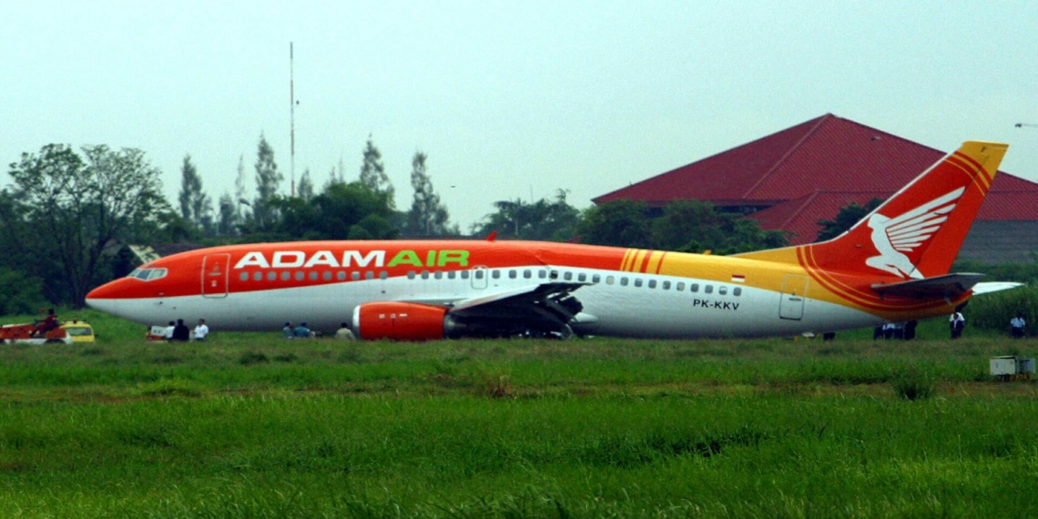 The Plane With The Bent Fuselage Adam Air Flight 172 - Travel News, Insights & Resources.