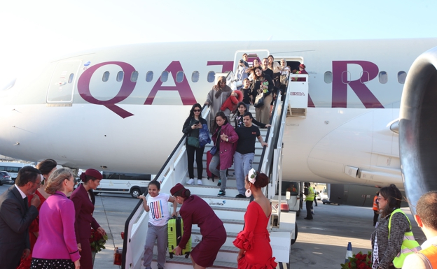 File photograph of the first passengers who landed in Malaga when the Doha route was first launched.