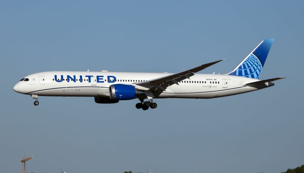 United Boeing 787 9 Economy Review Chicago To LA - Travel News, Insights & Resources.