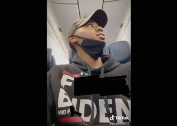 Video Delta passenger kicked off flight over F Biden hoodie - Travel News, Insights & Resources.