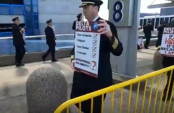 Delta Airlines pilots picket for better working conditions outside MSP - Travel News, Insights & Resources.