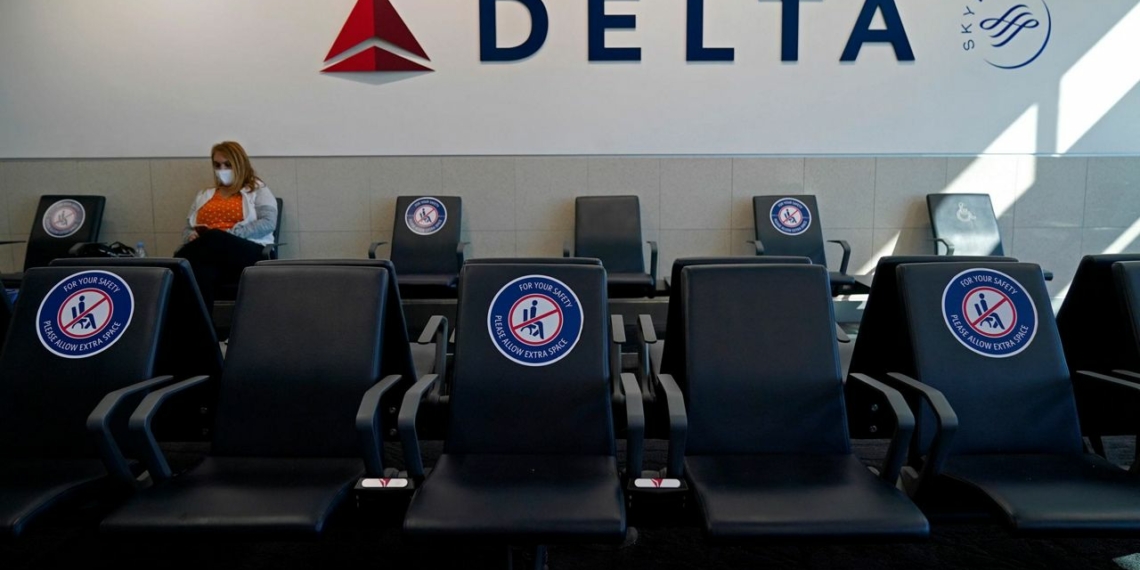 Delta to begin paying flight attendants during boarding - Travel News, Insights & Resources.