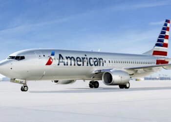 American Airlines flight veers off runway in North Carolina - Travel News, Insights & Resources.