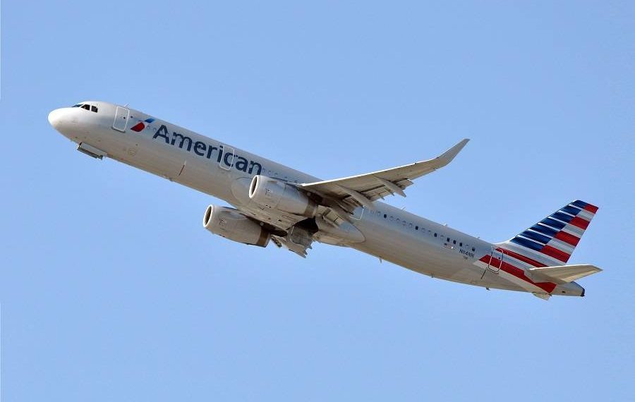 American Airlines A321 Wingtip Hits Runway Sign Mentour Pilot - Travel News, Insights & Resources.