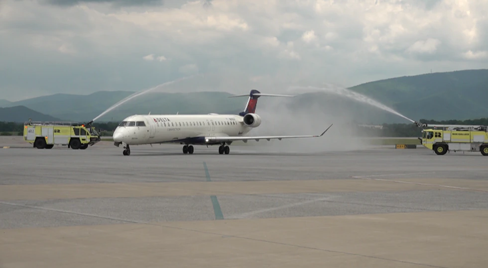 Roanoke Blacksburg Regional Airport celebrates inaugural Delta Air Lines flight from - Travel News, Insights & Resources.