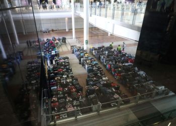 1000 bags Zero passengers Delta flight from Heathrow latest sign - Travel News, Insights & Resources.