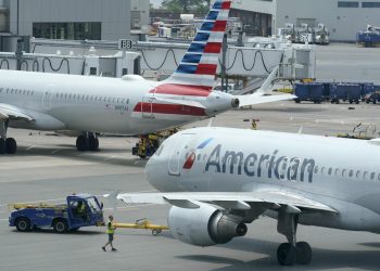 8 hospitalized after turbulence on American Airlines flight - Travel News, Insights & Resources.