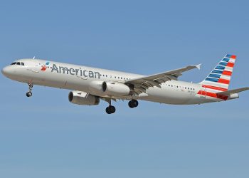 American Airlines Airbus A321 Diverts Due To Smoke And Fumes - Travel News, Insights & Resources.