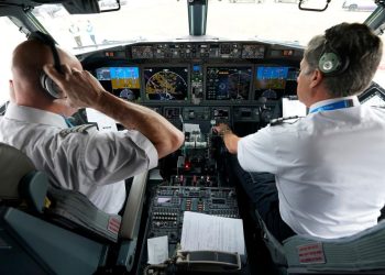 American Airlines offering pilots raises of up to 64K during - Travel News, Insights & Resources.