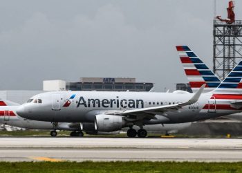 American Airlines passengers told to get off the plane they - Travel News, Insights & Resources.