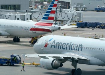 American Airlines passengers were left sobbing after being held on - Travel News, Insights & Resources.