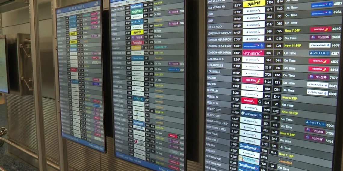 Computer scheduling glitch for American Airlines threatened to bring more - Travel News, Insights & Resources.