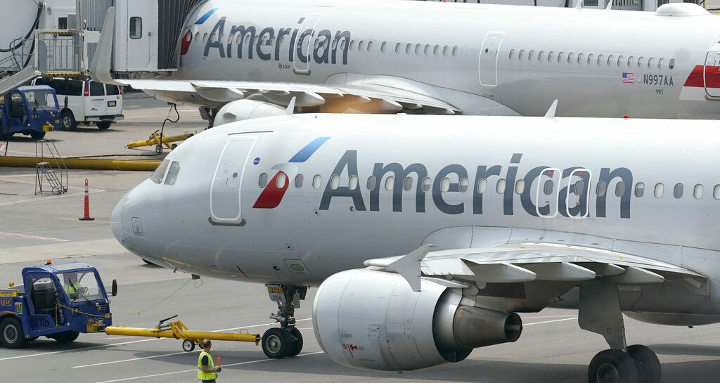 Herbst American Airlines crashes at MacArthur Long Island Business - Travel News, Insights & Resources.