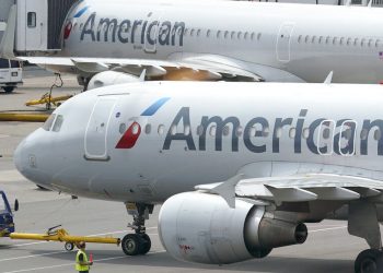 Herbst American Airlines crashes at MacArthur Long Island Business - Travel News, Insights & Resources.