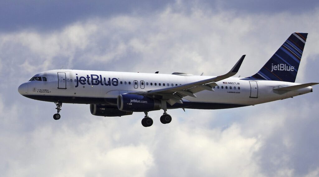 Kosher certification agency sues JetBlue saying it falsely put its - Travel News, Insights & Resources.