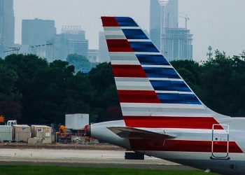 American Airlines cutting fall flights out of CLT Airport - Travel News, Insights & Resources.
