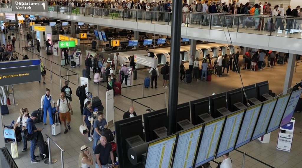 Amsterdams Schiphol compensating air travelers hit by chaos.jpgw1024h683modecrop - Travel News, Insights & Resources.