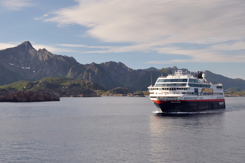 Hurtigruten partners with Traveltek to expand trade distribution - Travel News, Insights & Resources.