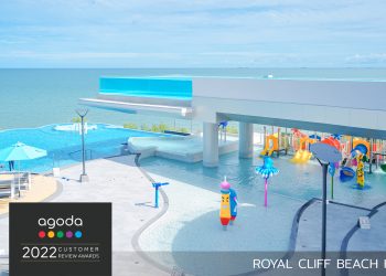 Royal Cliff team wins Agoda award TTR Weekly - Travel News, Insights & Resources.