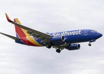 Southwest attendant suffers broken back in hard landing.jpgw650h433modecrop - Travel News, Insights & Resources.