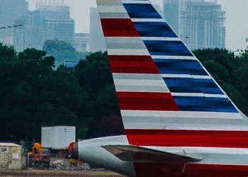 WBTV pushes American Airlines for answers after Charlotte passengers stranded - Travel News, Insights & Resources.