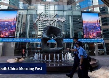 Most Hong Kong stocks rise as Beijing raises stimulus policy - Travel News, Insights & Resources.