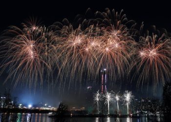 Seoul pledges fireworks balloon rides to bring in tourists - Travel News, Insights & Resources.