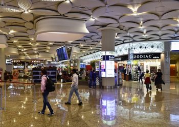 Mumbai airport handles record breaking 130374 passengers - Travel News, Insights & Resources.