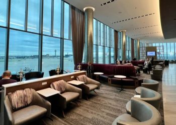 Review Delta Sky Club Chicago OHare ORD - Travel News, Insights & Resources.
