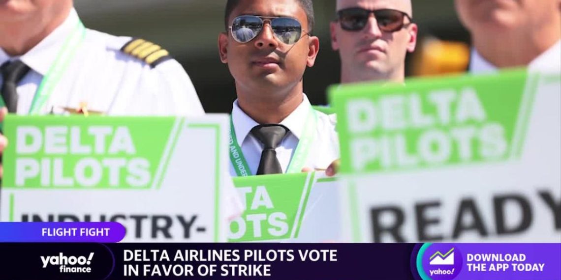 United Airlines pilots reject contract offers Delta pilots vote in - Travel News, Insights & Resources.