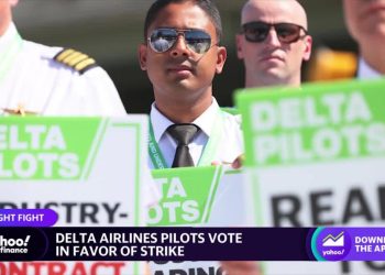 United Airlines pilots reject contract offers Delta pilots vote in - Travel News, Insights & Resources.