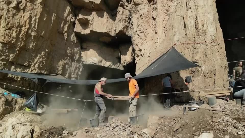 Israeli archaeologists excavate ancient cave - Travel News, Insights & Resources.