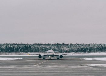 Arctic blast causes flight disruptions across UK - Travel News, Insights & Resources.