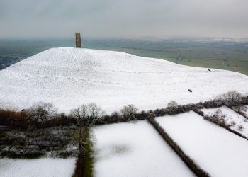 Bristol airport cancels all morning flights amid Arctic blast - Travel News, Insights & Resources.