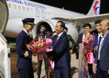 Cambodia welcomes 1st Chinese flight tourists to Siem Reap - Travel News, Insights & Resources.