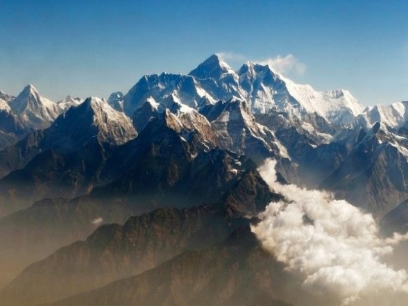 Everest to Welcome Around 500 Climbers This Season Reports UAE - Travel News, Insights & Resources.