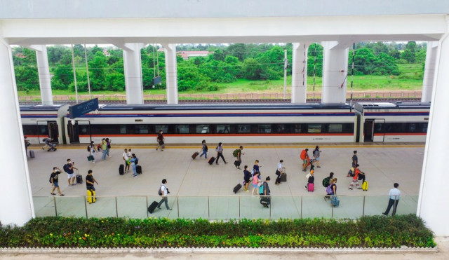 First China Laos Railway Cross Border Passengers Elicit Excitement Among Lao People - Travel News, Insights & Resources.