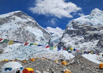 Mount Everest sees new heights as Nepal grants highest ever 463 - Travel News, Insights & Resources.